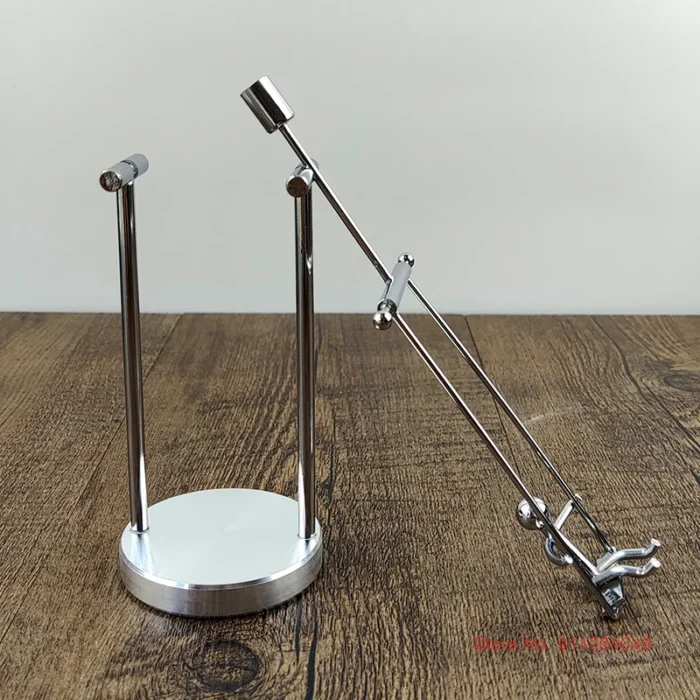 Pendule de newton au design minimaliste