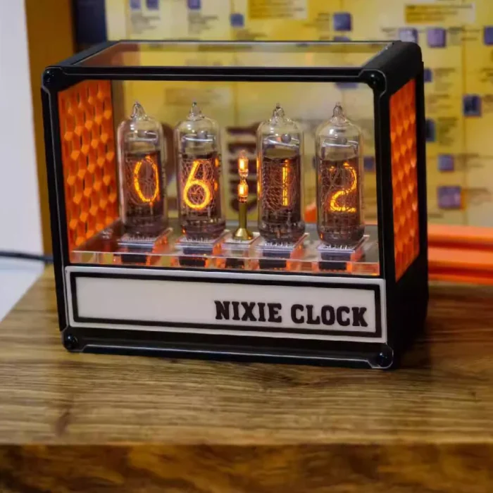 Horloge Nixie rétro en boîtier rectangle noir