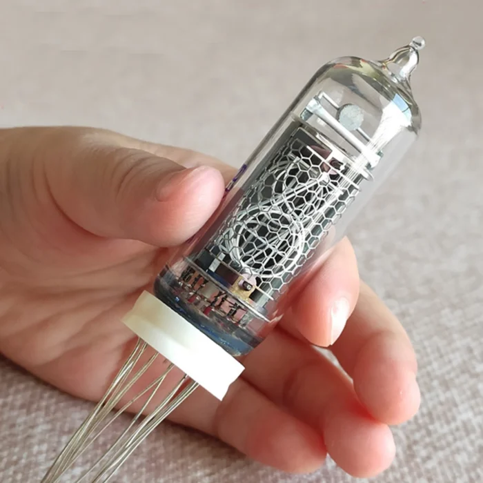 Horloge Nixie lumineux forme fusée