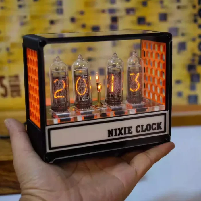 Horloge Nixie rétro en boîtier rectangle noir