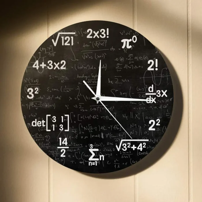 Horloge murale d'équations mathématiques