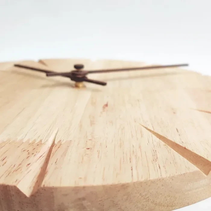 Horloge murale en bois de haute qualité