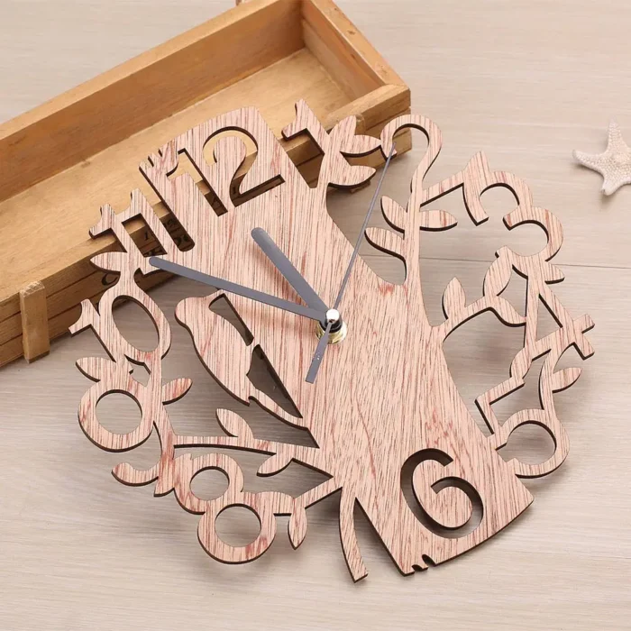 Horloge murale créatif en bois pour salon