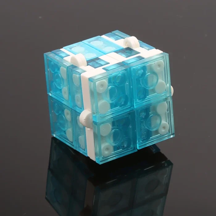 Cube infini plastique modèle