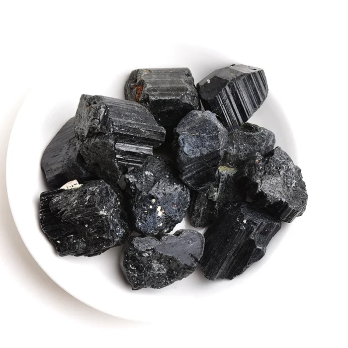 Pierre tourmaline noire brute