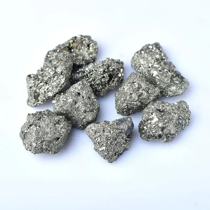 Pierre de pyrite naturelle brute