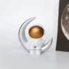 Figurine astronaute croissant de lune – Image 6