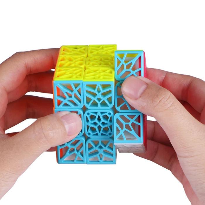 Magic infinity cube